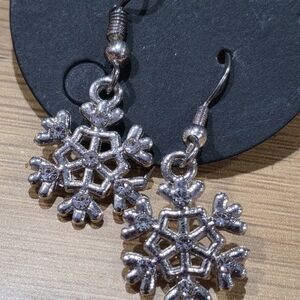 Elegant Silver Snowflake Earrings